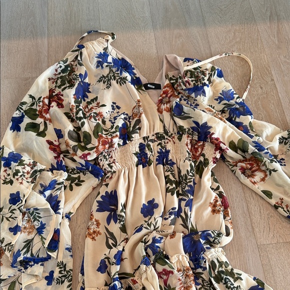 Vici Floral Mini Dress - Blue and Cream - Picture 3 of 5